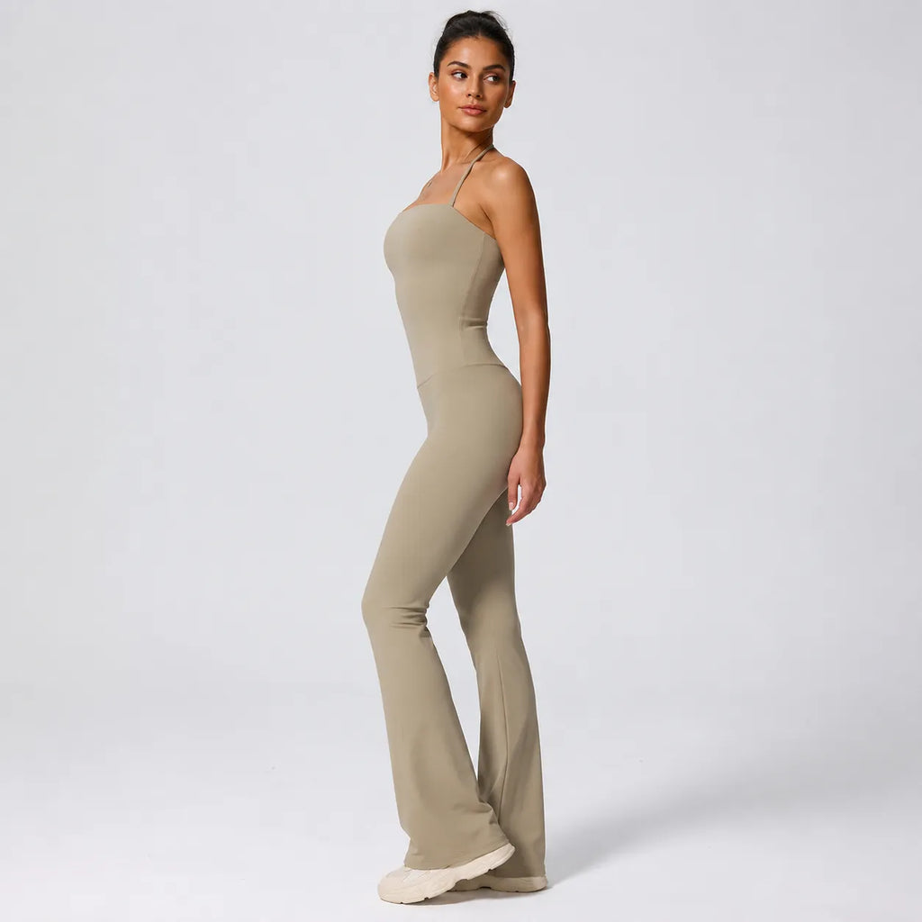 Flared Sport Jumpsuit met Halterneck – Pulsen Fit (4)