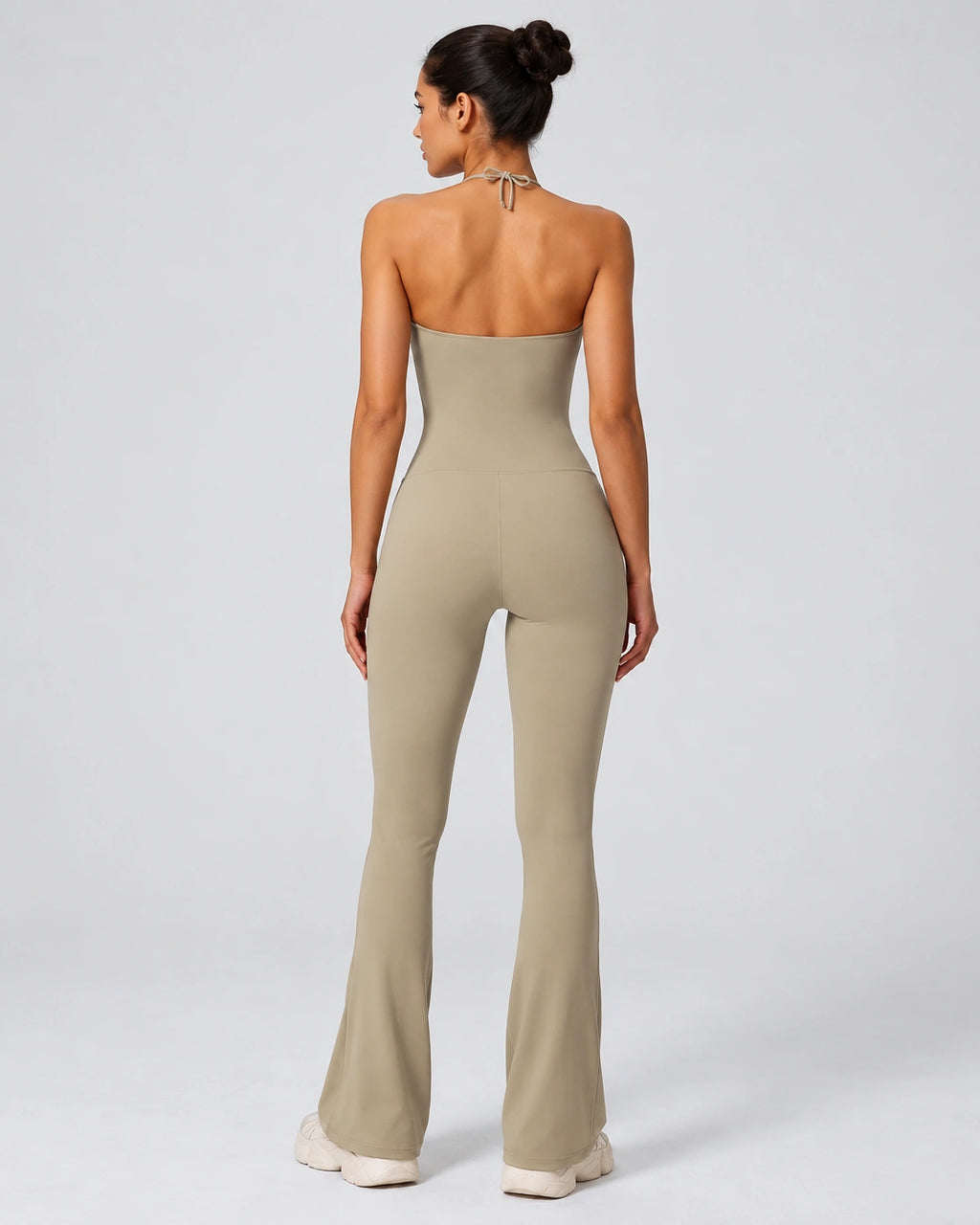 Halter Sport Jumpsuit Dames Flared met Wijde Pijpen, Beige, achteraanzicht, Pulsen Fit
